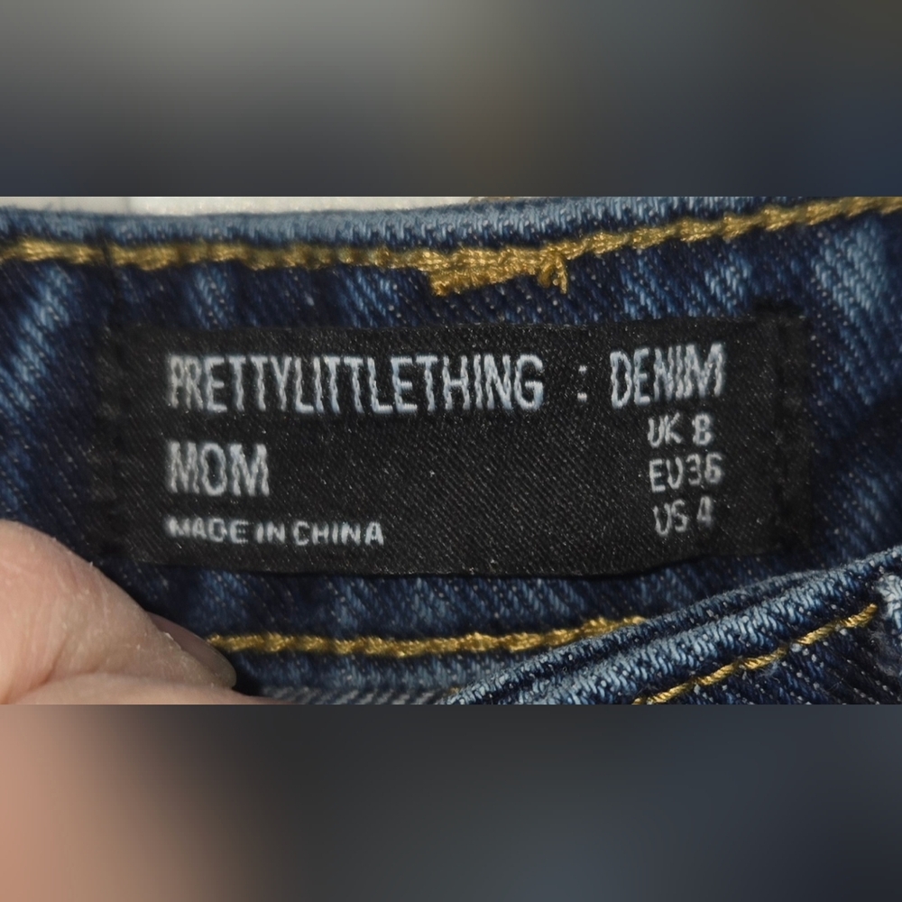 Pretty Little Thing Mom Denim High Waist Distressed Knee Mid Wash Jeans Sz 4 - Picture 3 of 4